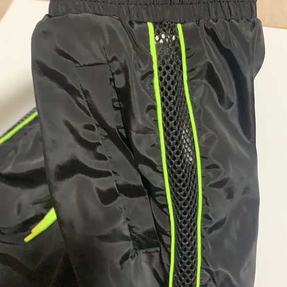 Net Insert Neon Windbreaker Jogger - Picture 2 of 3